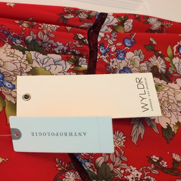 Red dress below the knee - Picture 4 of 4